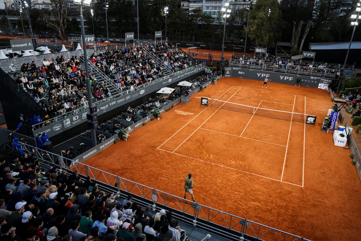 El court central del Racket, repleto en la jornada del jueves; el torneo ya agotó las entradas para el fin de semana