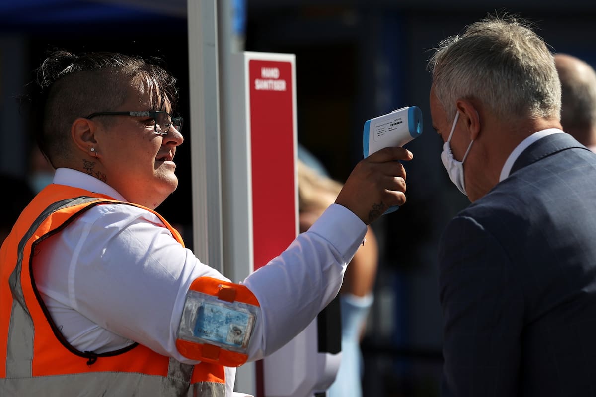 "El Covid-19 te hace sentir deprimida, ansiosa porque creés que no va a acabar nunca", dice Ángela Aston, que tuvo la enfermedad por más de 50 días