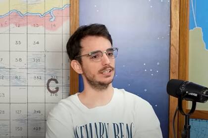 El creador de contenido es furor en redes sociales por sus explicaciones (Captura: Conversaciones)
