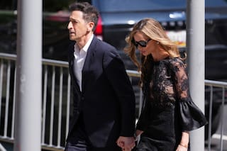 El creador de estrellas Clive Davis es homenajeado en funeral con Bruce Springsteen y otros