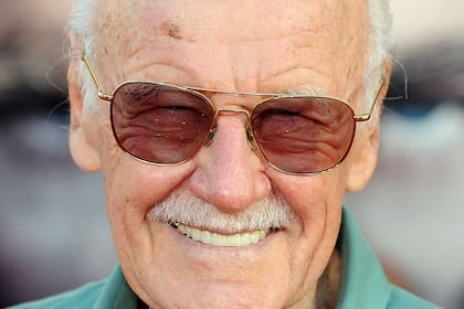 El creador de los cómics de Marvel, de 95 años, lucha por su salud