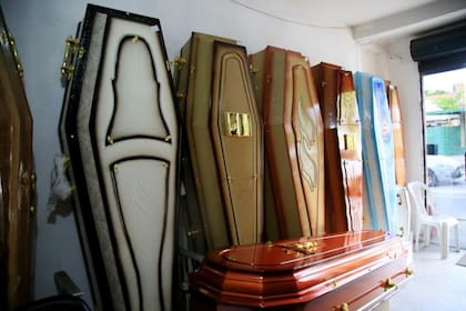 El creciente costo de los entierros y cremaciones hace estos ritos de difícil acceso para muchas familias
