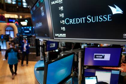 El Credit Suisse aceptó una oferta del banco nacional suizo para recuperar la confianza de sus inversores