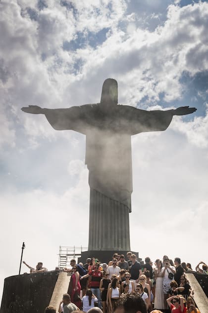 El Cristo Redentor es el monumento art déco más grande del mundo. Lo visitan más de dos millones de personas por año y genera alrededor de 2 billones de dólares.
