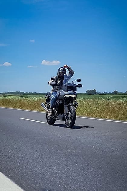 El cronista de LA NACIÓN monta una Harley Davidson Pan America 1250 Special