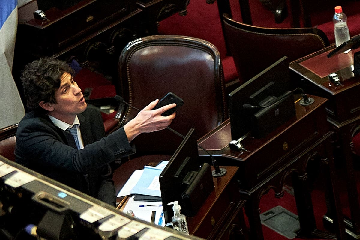El cruce entre Cristina Kirchner y Martín Lousteau por la ausencia de una senadora