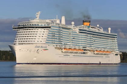 El crucero Costa Esmeralda no pudo desembarcar cerca de Roma