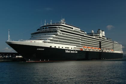 El crucero Eurodam reportó 86 casos de pasajero infectados con el virus gastrointestinal