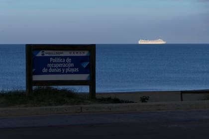 "Nosotros mismos retrasaremos el consumo de bienes durables y en categorías como restaurantes, entretenimiento, ocio y turismo", dicen en Uruguay