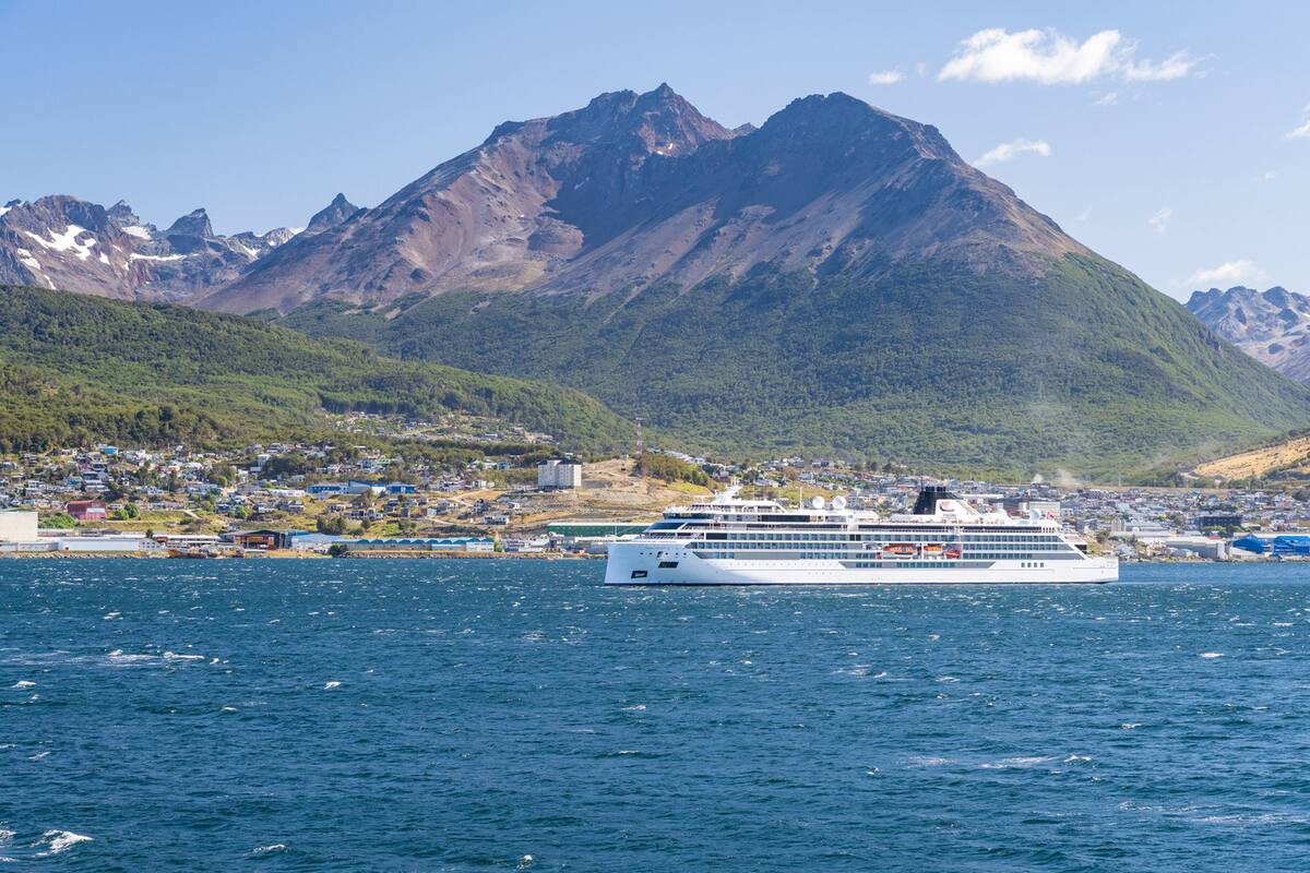 El crucero Viking Polaris, en Ushuaia