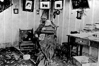 El cuerpo del sanjuanino fue llevado de la cama al sillón mecánico que usaba para descansar.