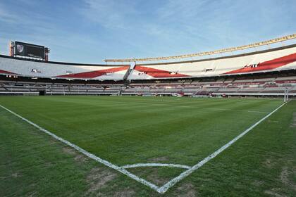 El cuerpo fue encontrado por un barrendero en la vereda