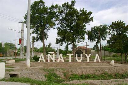 El cuerpo fue hallado en un campo a la vera de la ruta provincial 7, cerca de la localidad de Añatuya