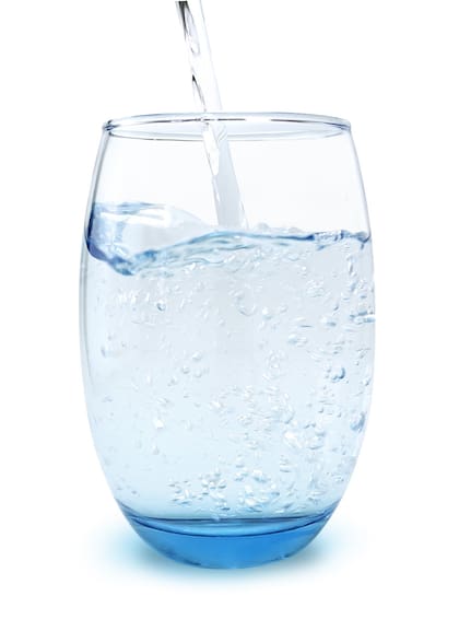 El cuerpo humano está compuesto en un 60-70% por agua, y cada célula, tejido y órgano depende de ella para funcionar correctamente (Foto ilustrativa: PIXABAY)