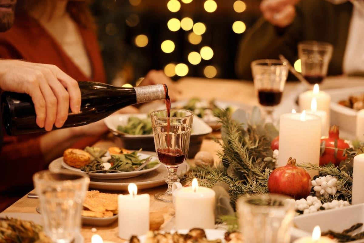 El cuidado en la preparación de alimentos durante las celebraciones de fin de año es fundamental (Foto Pexels)
