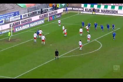 El curioso córner del Karlsruher en la segunda división del fútbol alemán