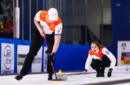 El curling tiene valores que lo diferencian de otros deportes (Foto: @worldcurling)