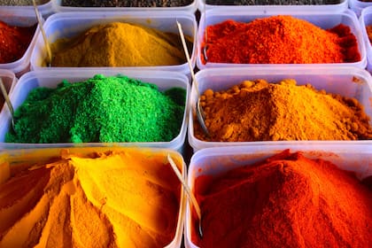 El curry es una mezcla de varias otras especias oriunda de la India