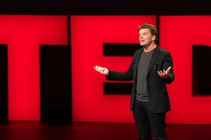 El danés, elegido en 2017 entre las 100 personas más influyentes del mundo por la revista Times, se convirtió en un personaje muy mediático con apariciones en TED Talks y un episodio de Netflix en la serie Abstract. (Photo: Ryan Lash / TED - Gentileza BIG)