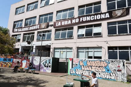 El dato muestra que, en términos reales, la educación universitaria prácticamente mantiene el nivel de recursos de 2026