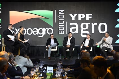 El debate fue moderado por el conductor y comediante Darío Barassi, que entre preguntas sobre el presente y el futuro del sector también aportó momentos de humor a la conversación