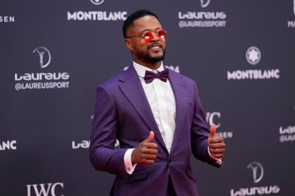 El debut de Patrice Evra en artes marciales ha sido pospuesto