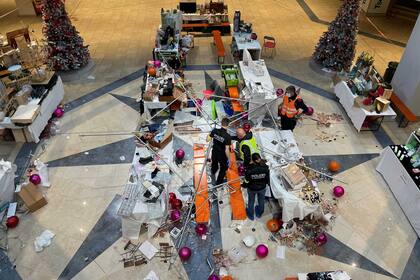 El decorado que cayó en un centro comercial de Suiza y provocó heridas en seis personas