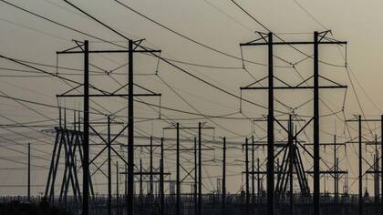 El decreto establece un régimen de regularización de deudas para las distribuidoras de electricidad, que permitirá cancelar obligaciones con Cammesa en hasta 72 cuotas mensuales