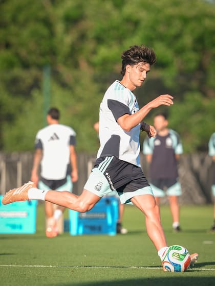 El defensor de 27 años ya había sufrido una lesión muscular en marzo, cuando quedó al margen de la fecha FIFA