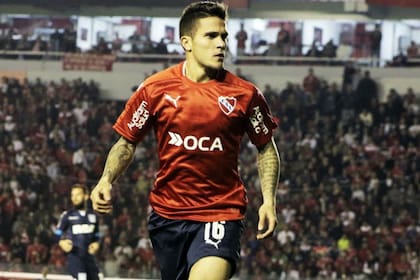 El lateral Fabricio Bustos tiene contrato con Independiente hasta junio y el club de Avellaneda no tiene margen para negociar