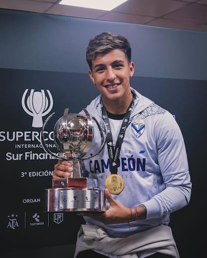 El defensor Thiago Silvero, de 20 años, una pieza indiscutida del Vélez de Barros Schelotto: jugó todos los minutos del actual torneo Clausura
