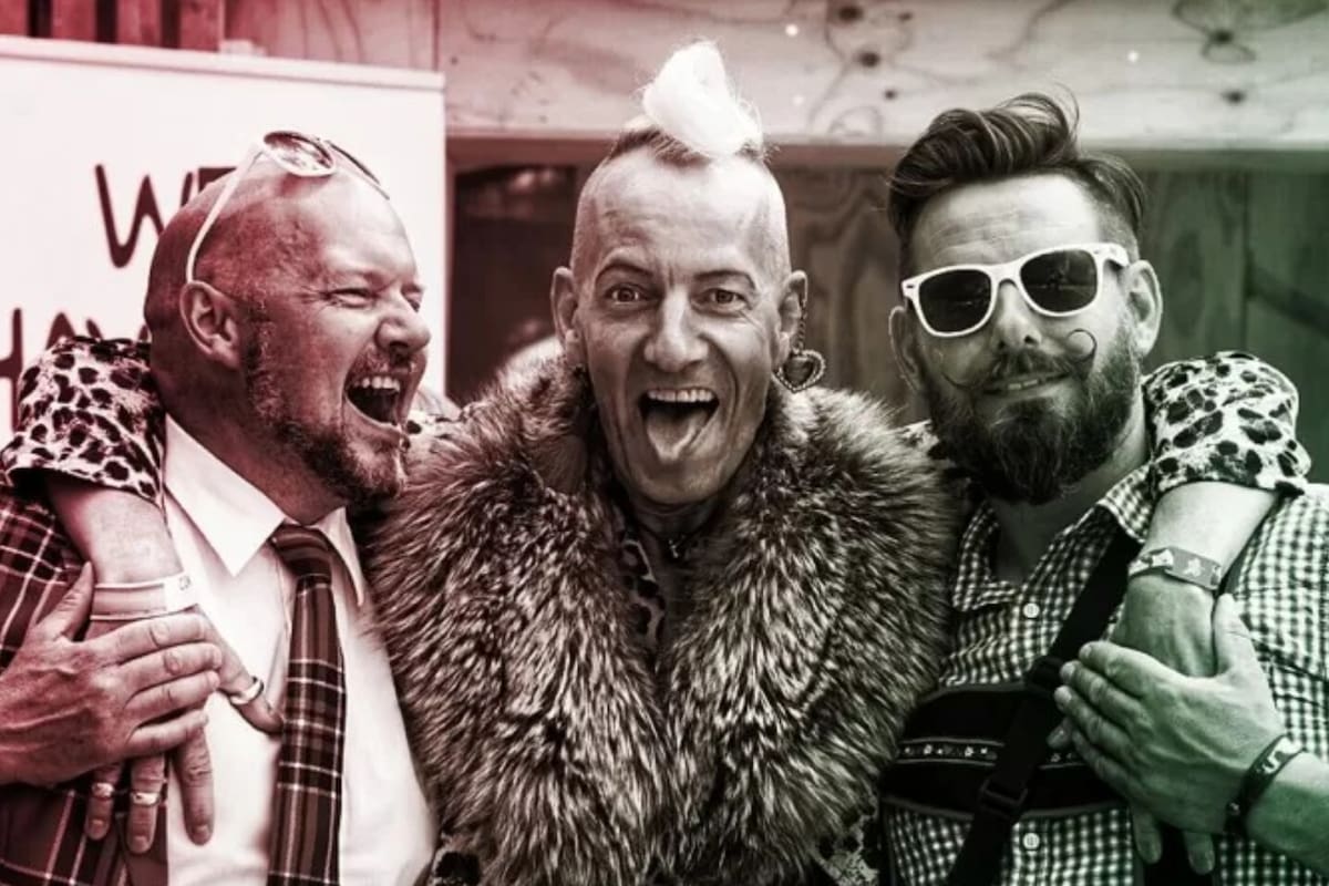 El del medio es un libro de carne y hueso... (Foto: MENNESKEBIBLIOTEKETS)