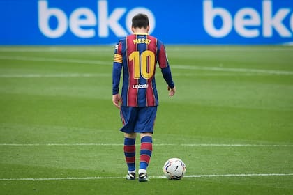 Lionel Messi es la imagen de la decepción de Barcelona, que dejó escapar la victoria ante Cádiz.