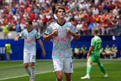 El delantero Charles De Ketelaere volvió a aparecer para el empate de Bélgica ante España