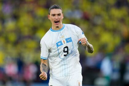 El delantero Darwin Núñez, la carta de gol de Uruguay, está en un buen momento y viene de anotar en el 2-2 contra Colombia.