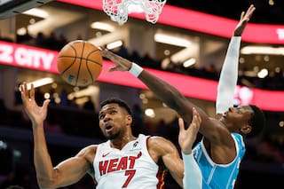 Brandon Miller anota 34 puntos y los Hornets vencen por 115-110 a un Heat sin triunfos