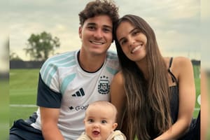 La historia de Julián Álvarez y Emilia, la mujer que lo acompaña desde la adolescencia y está siempre