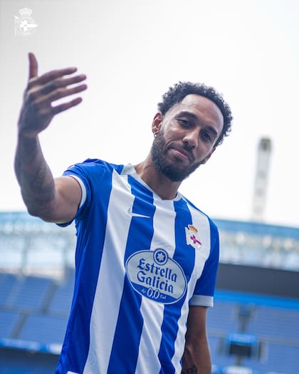 El delantero gabonés Pierre Emerick Aubameyang llegó desde el Olympique de Marsella francés para ser la referencia ofensiva del Deportivo de A Coruña