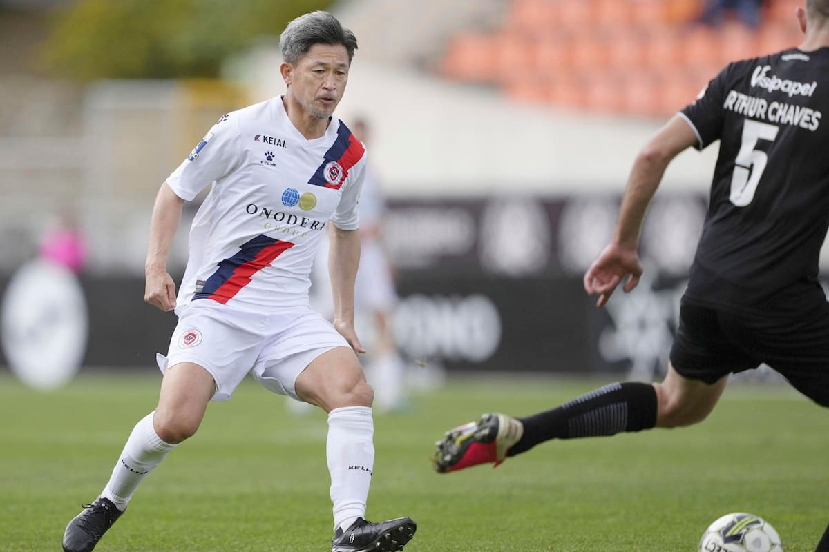 El delantero japonés Kazuyoshi Miura sigue jugando a los 58 años