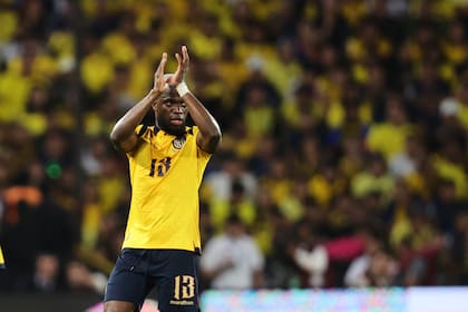 El delantero llega a Boca con 36 años tras disputar el Mundial con Ecuador