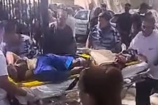 Video: un detenido acusado por violación se tiró desde el cuarto piso de Tribunales, cayó sobre el auto de un juez y murió