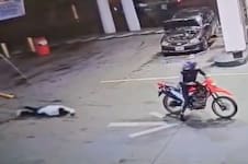Una policía disparó a dos delincuentes que intentó robar en una estación de servicio