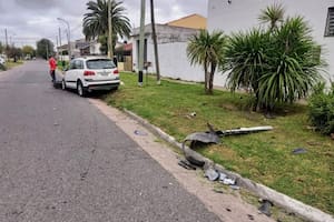El delincuente que murió no tenía casco.