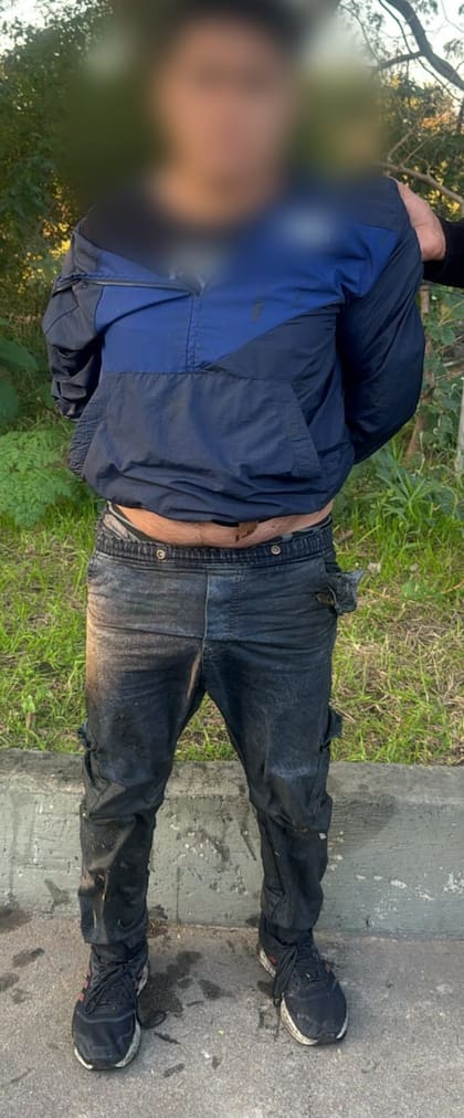 El delincuente que se arrojó a un arroyo para escapar de la Policía