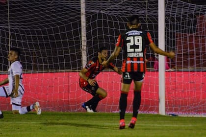 El delirio de todo Patronato: Sebastián Sosa Sánchez anota el 3-2 ante Lanús