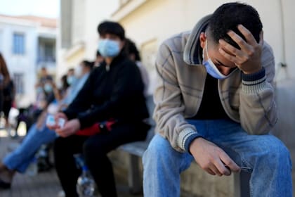 El dengue no suele dejar secuelas, aunque hay síntomas que pueden prolongarse más allá de la duración del cuadro viral; por ejemplo, si bien son infrecuentes, pueden existir algunas consecuencias oculares, neurológicas o algunas alteraciones hepáticas, entre otras