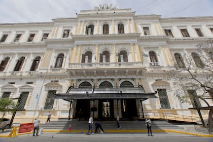El Departamento Central de Policía, reconocido por su valor patrimonial. El edificio de Moreno 1550 fue declarado monumento histórico nacional y acaba de cumplir 130 años
