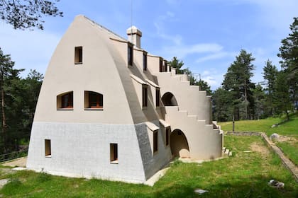 El Departamento de Cultura de la Generalitat ha confirmado que el proyecto del Xalet del Catllaràs, situado en La Pobla de Lillet (Berguedà), corresponde al arquitecto Antoni Gaudí