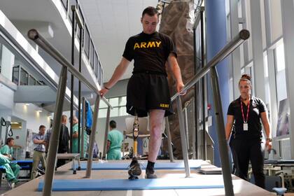 El Departamento de Defensa de Estados Unidos compartió la historia de Ezra Maes, un soldado que pasó a ser un héroe