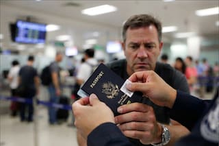 Extienden hasta agosto de 2027 la prohibición para viajar con el pasaporte estadounidense a un país de Asia